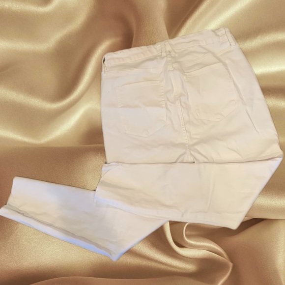 GOOD AMERICAN white raw hem good legs jeans - Picture 7 of 8